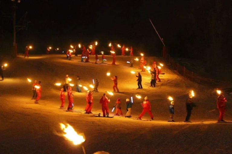 Les Angles - 12 février - Descente aux flambeaux et feu d'artifice à vivre en famille